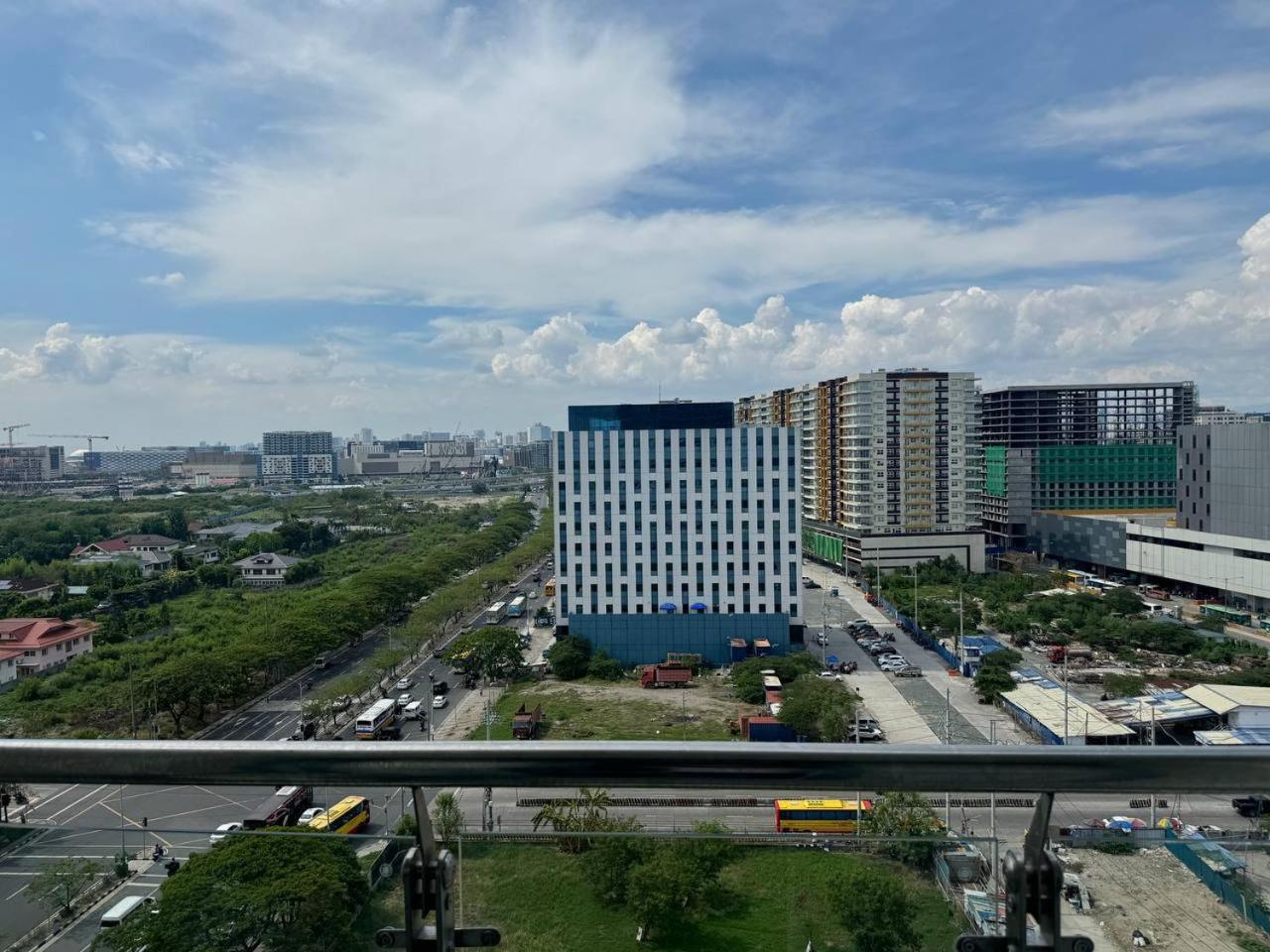 L Condotel Paranaque City 외부 사진