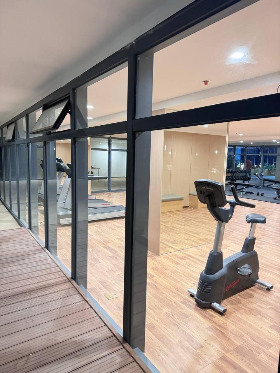 L Condotel Paranaque City 외부 사진
