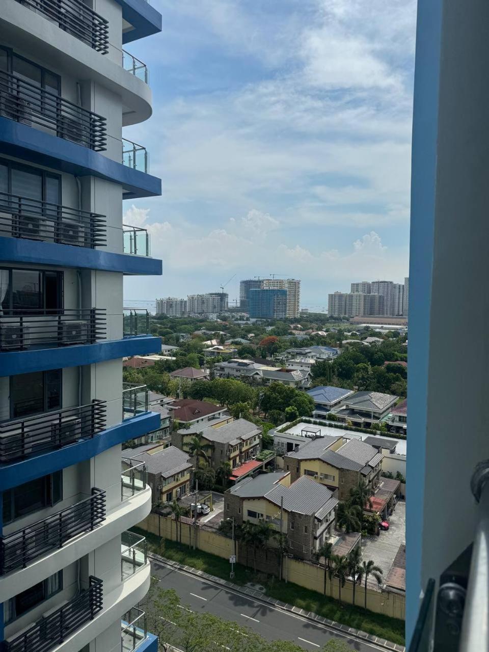 L Condotel Paranaque City 외부 사진