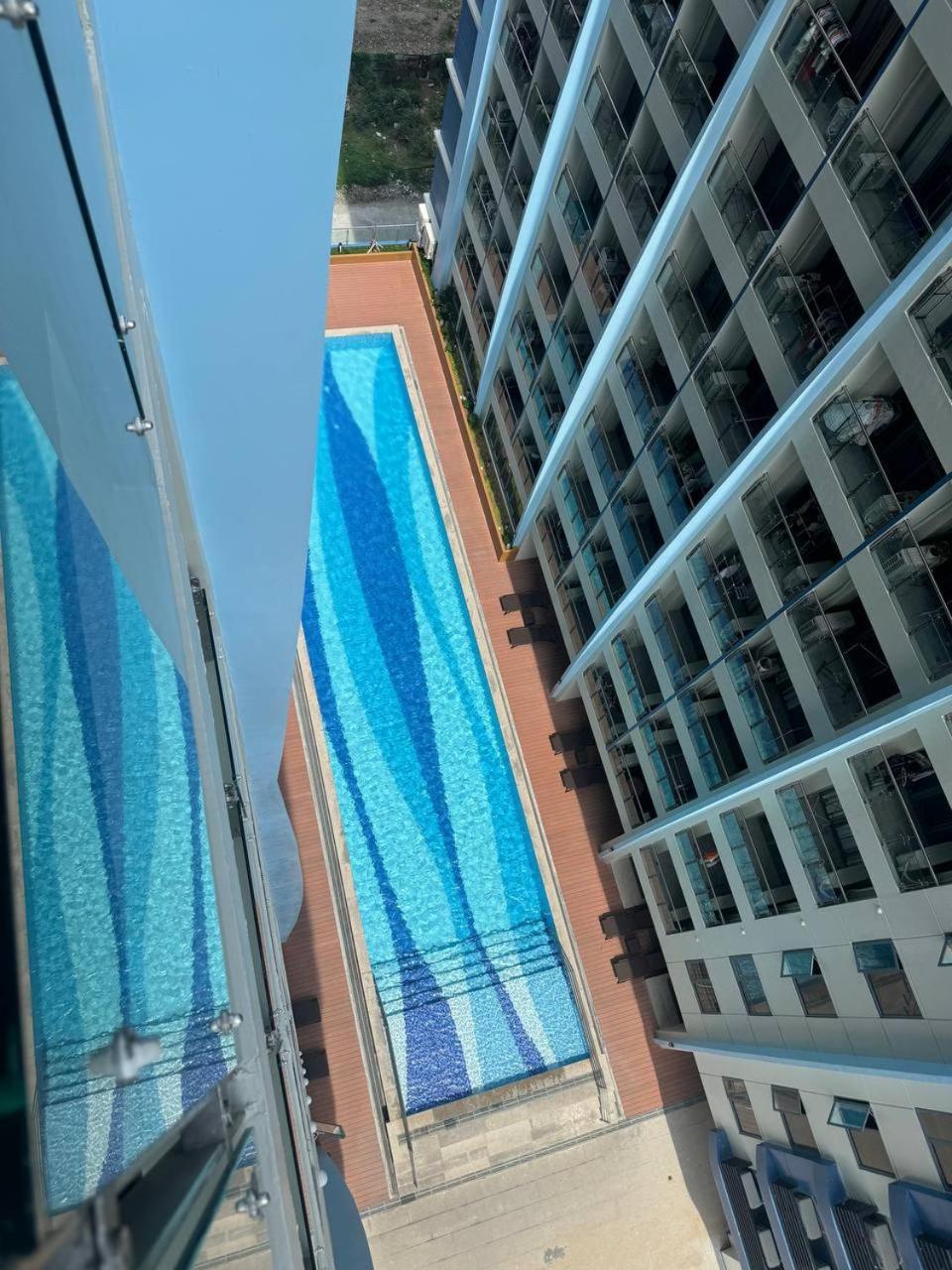 L Condotel Paranaque City 외부 사진