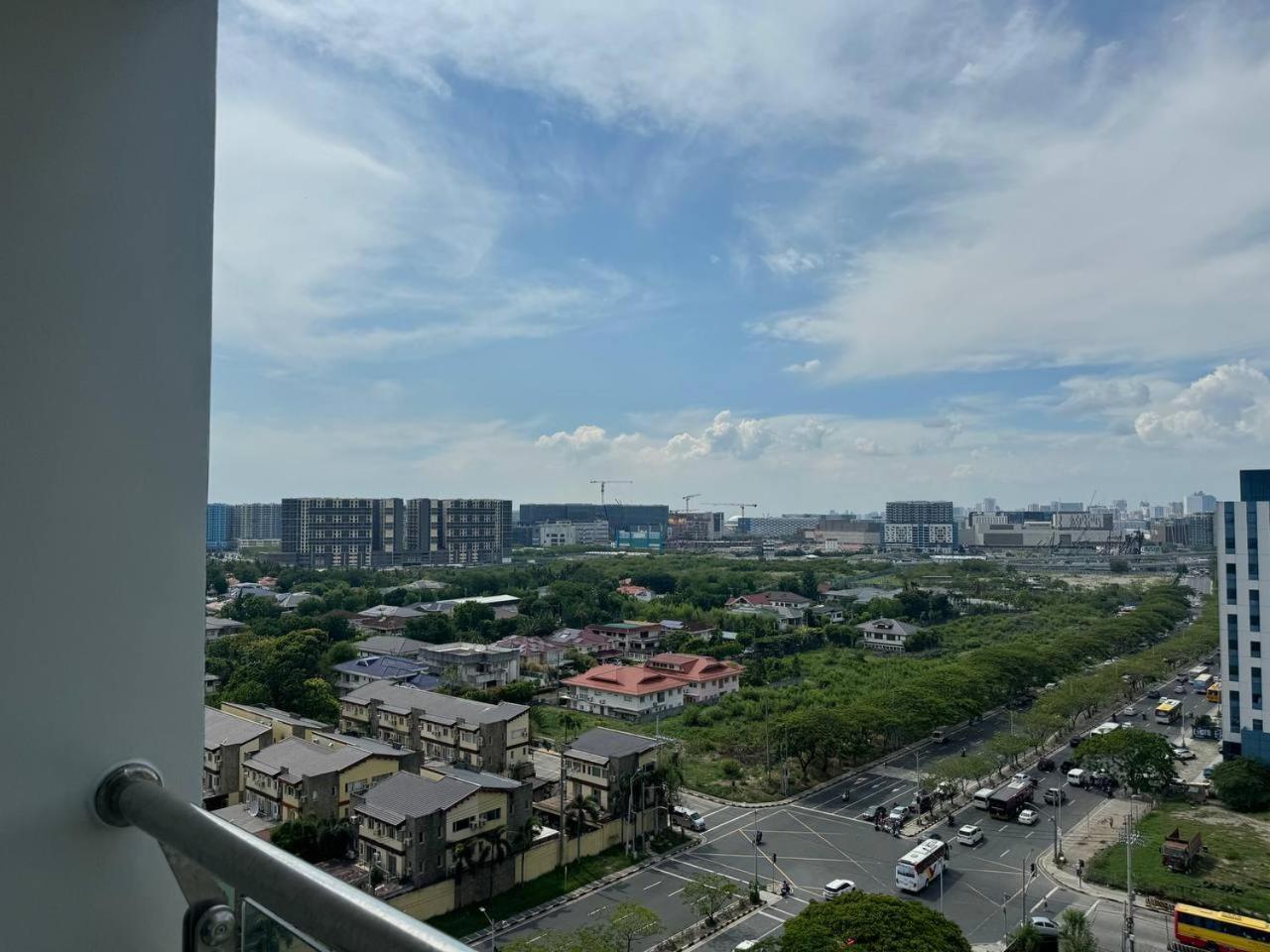 L Condotel Paranaque City 외부 사진