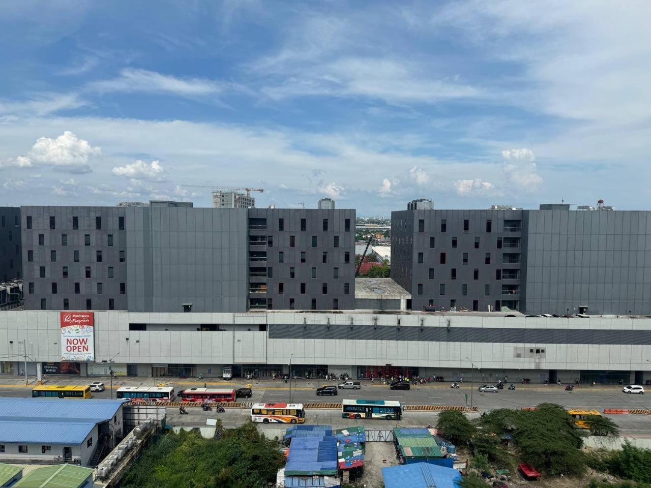 L Condotel Paranaque City 외부 사진