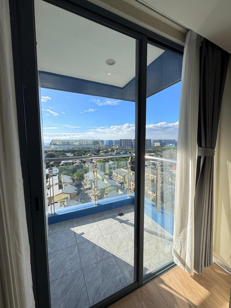 L Condotel Paranaque City 외부 사진