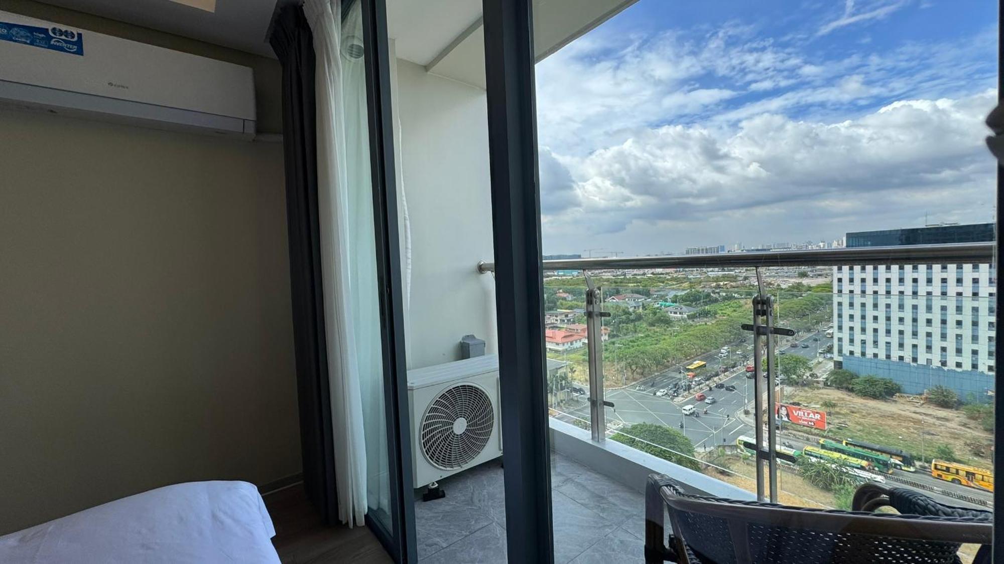 L Condotel Paranaque City 외부 사진