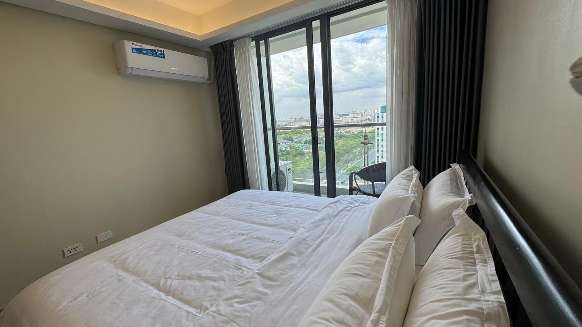 L Condotel Paranaque City 외부 사진