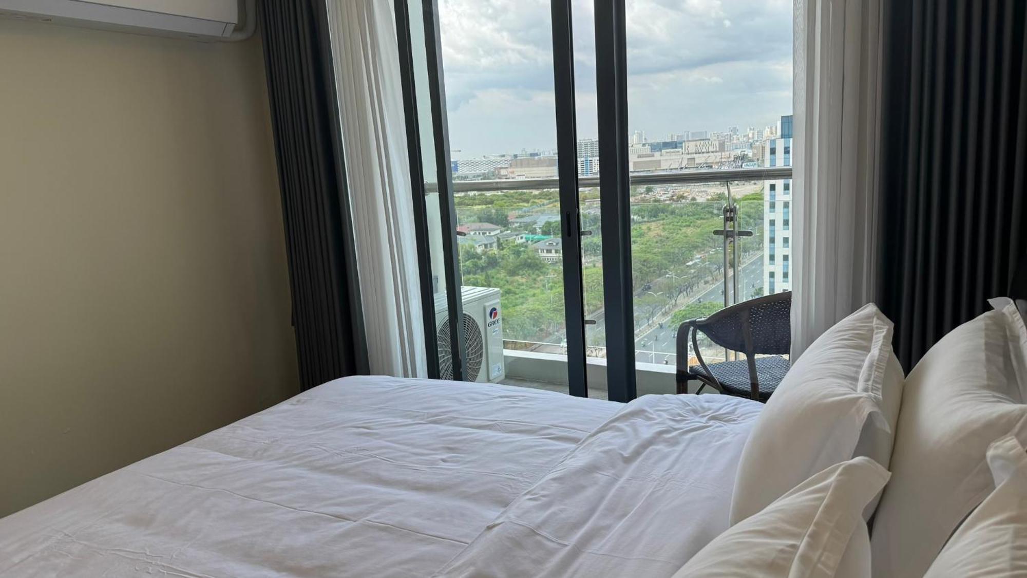 L Condotel Paranaque City 외부 사진