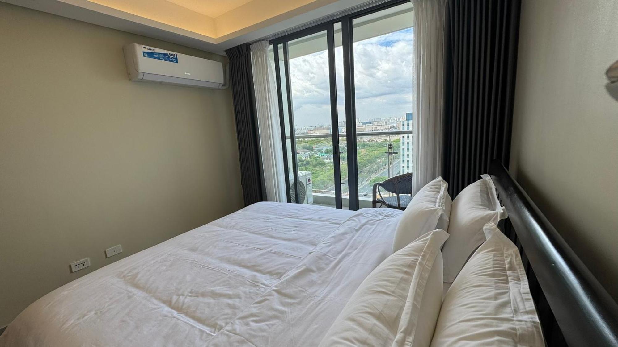 L Condotel Paranaque City 외부 사진