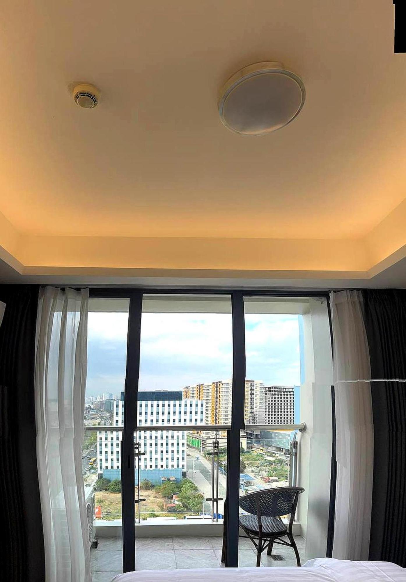 L Condotel Paranaque City 외부 사진
