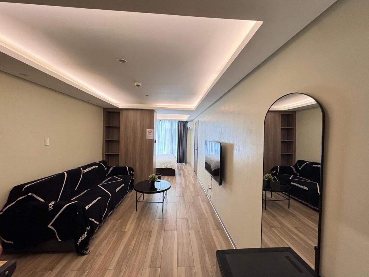 L Condotel Paranaque City 외부 사진